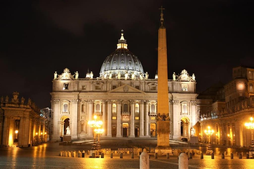 Alojamento de Acomodação e Pequeno-almoço A Due Passi Da San Pietro *